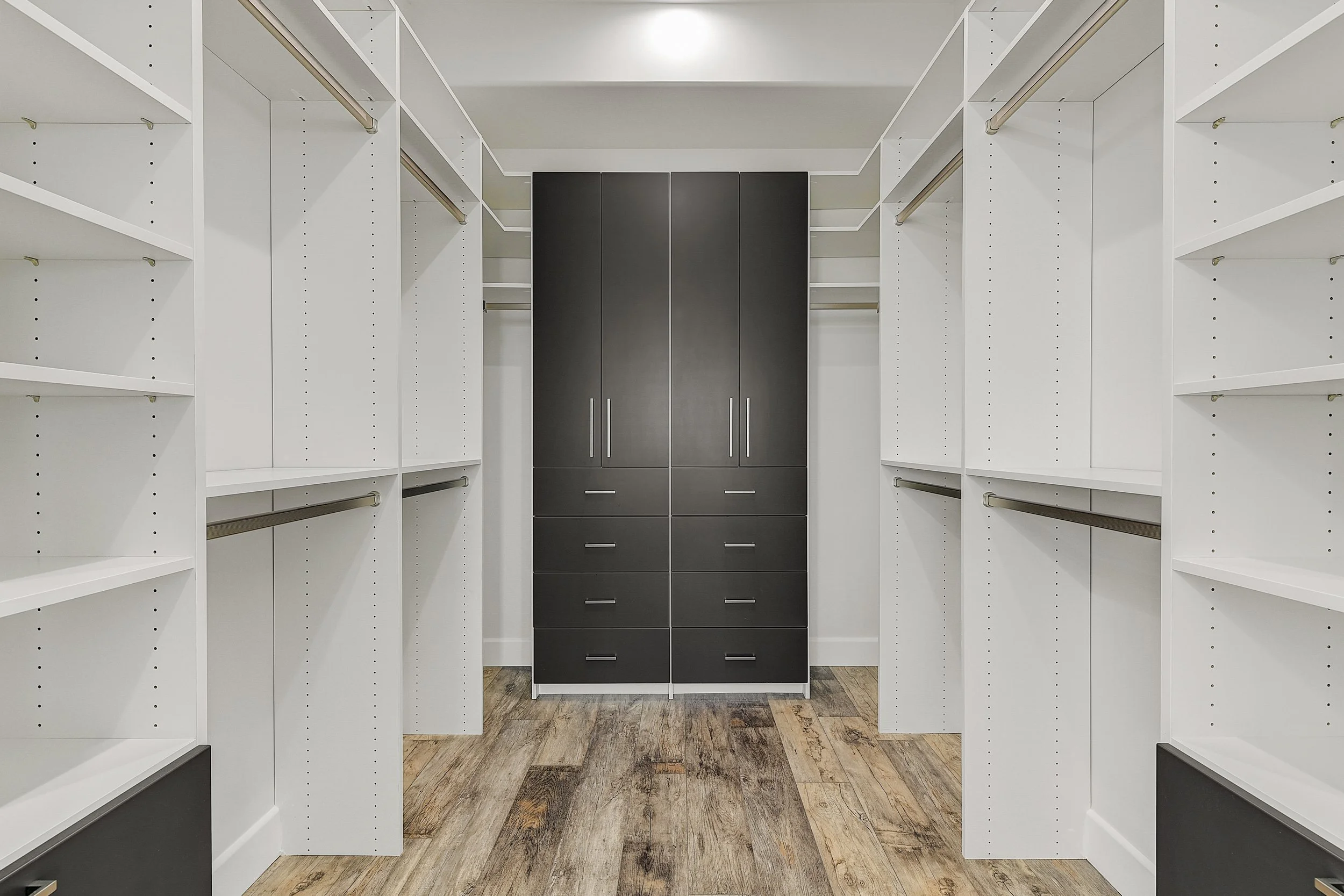 18-Primary Closet.jpg