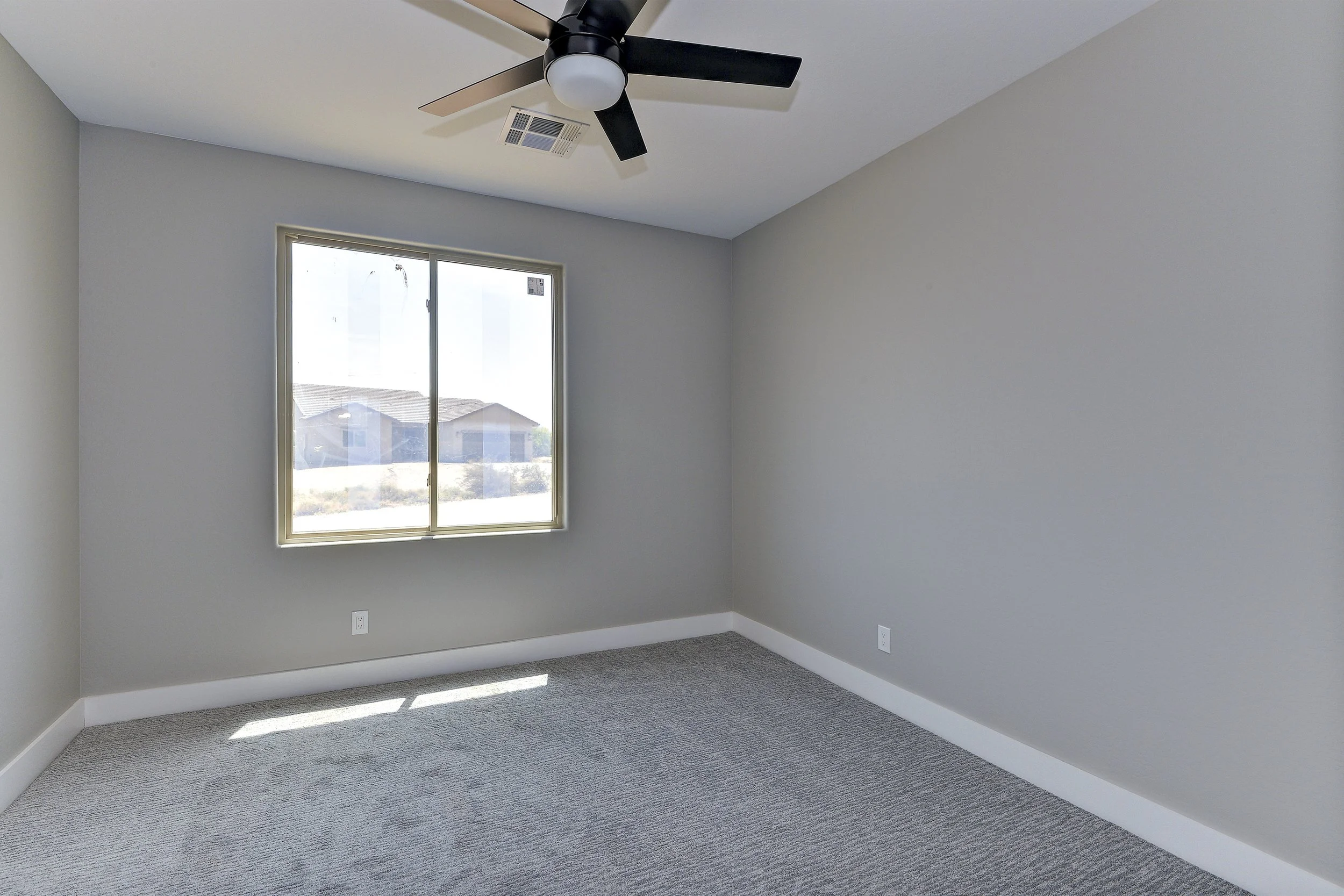 012_Bedroom.jpg