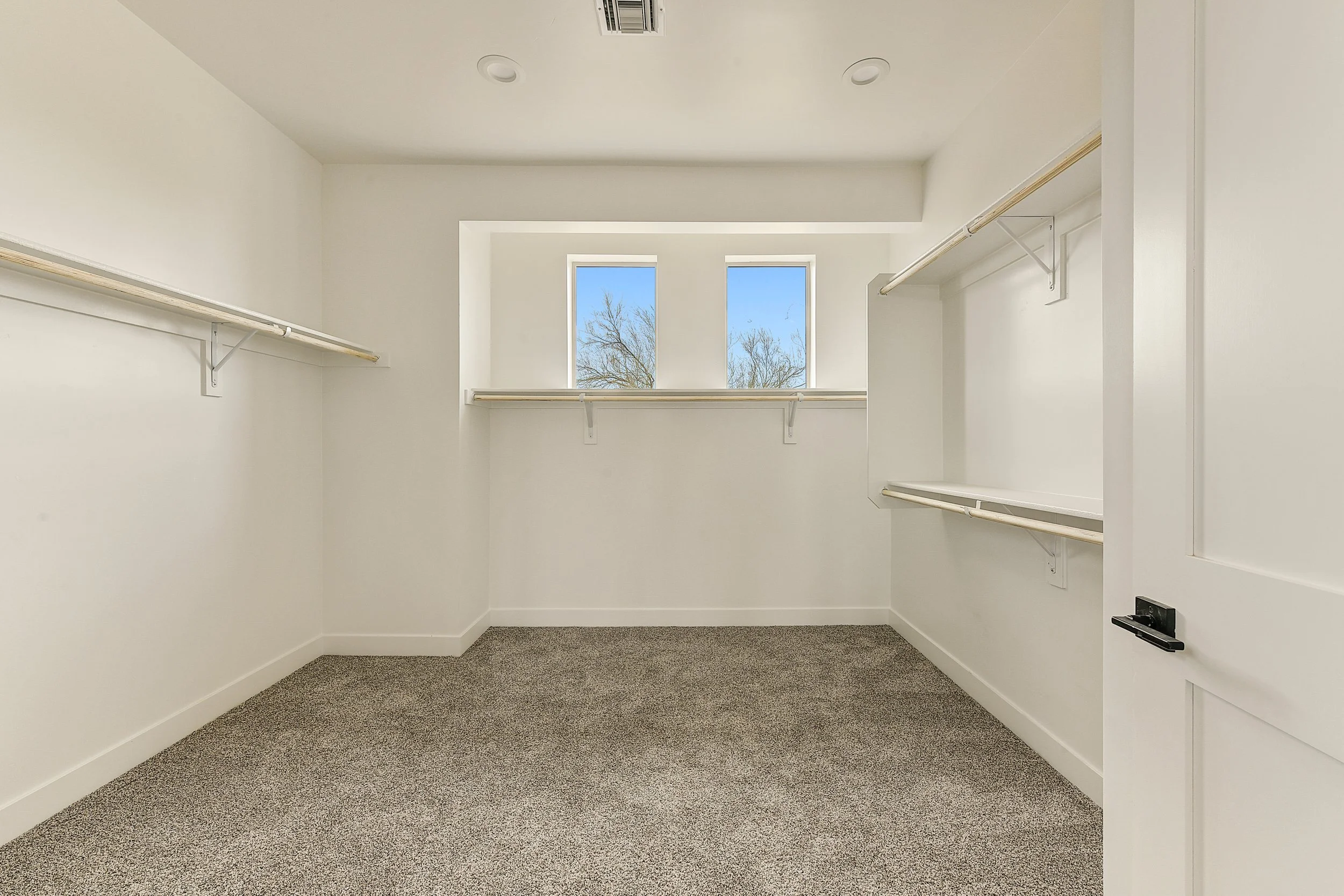 15-Primary Closet.jpg