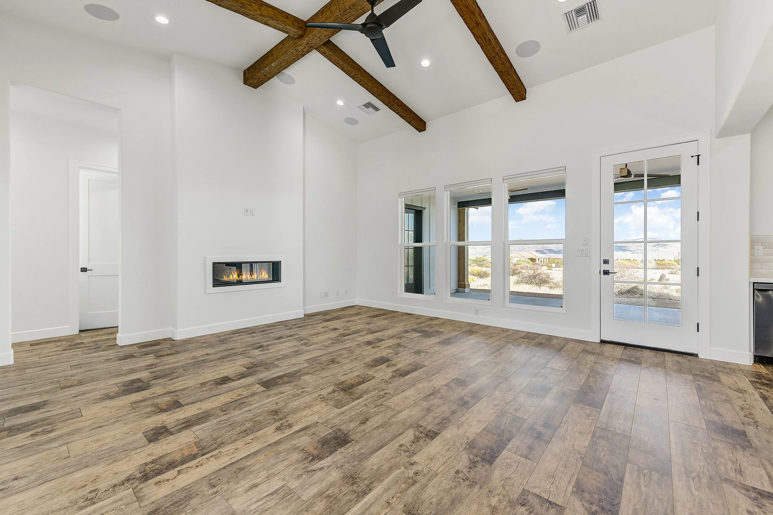 02-Family Room.jpg