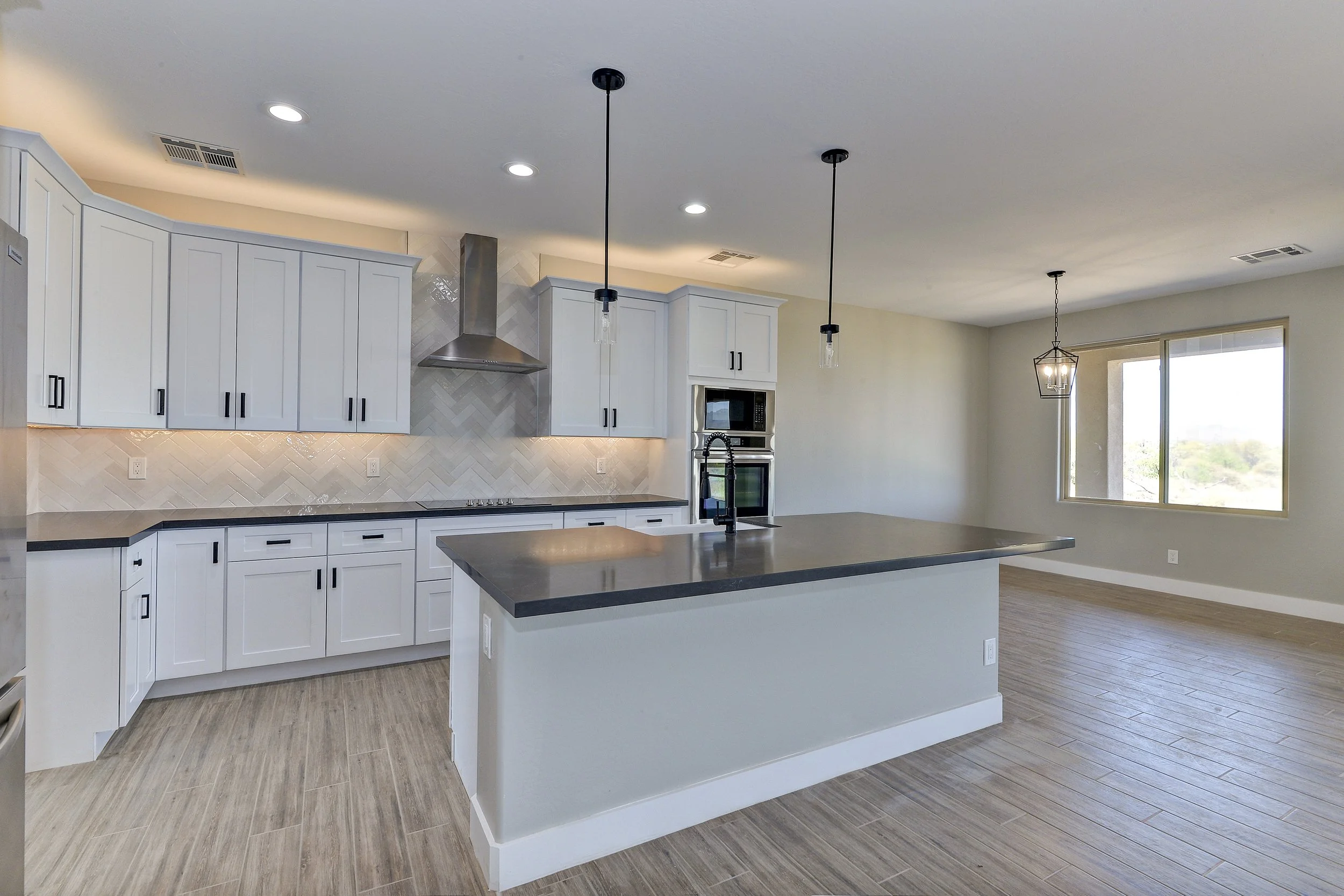 005_Kitchen  Dining.jpg